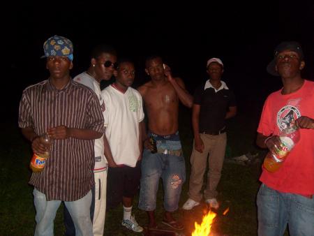 si vous plais resp� � nous.